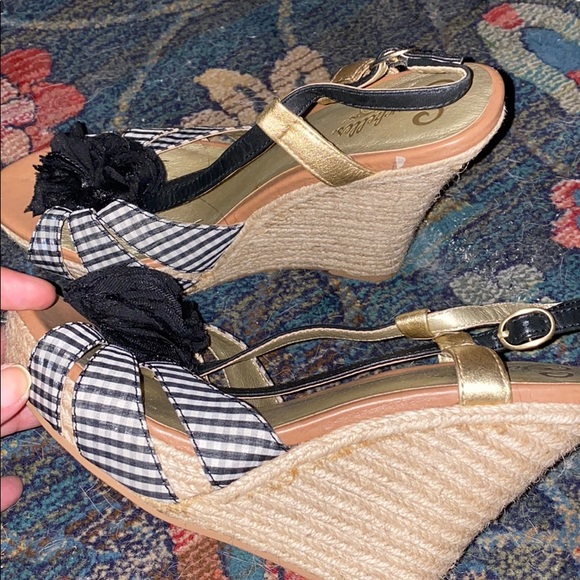 Black and White Check Wedge with Flower - Picture 2 of 3